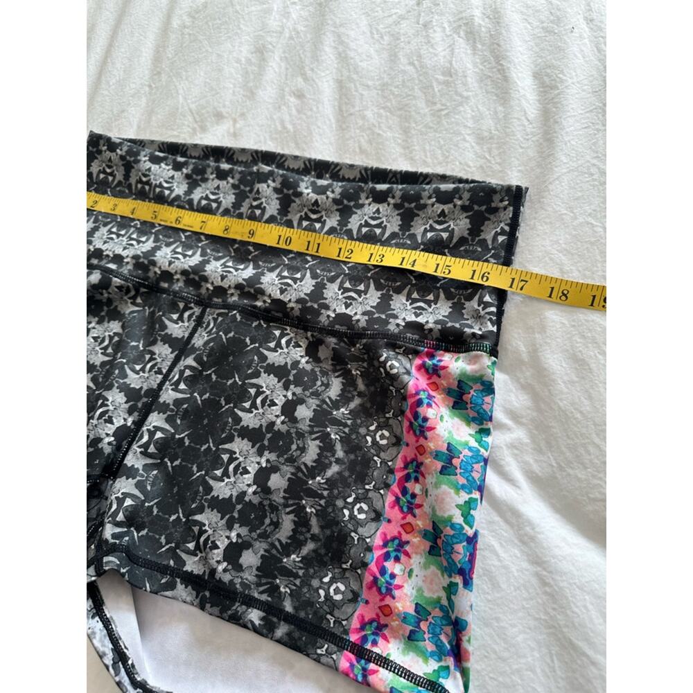 Prana Black Bike Shorts with Floral Side Panels, size XL - Picture 4 of 9